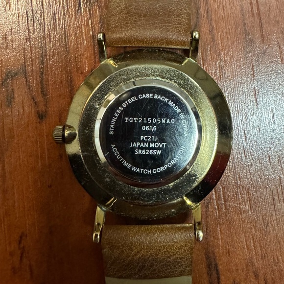 Brown faux Leather Strap Watch - Picture 4 of 4
